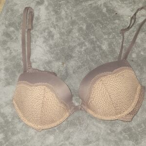 Calvin Klein Lightly Padded Bra | Size 32C